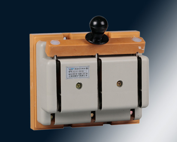 HD系列單投刀開(kāi)關(guān)、HS系列雙投刀開(kāi)關(guān)適用于交流50Hz、額定電壓400V、直流220V，額定電流至1500A的成套配電裝置中，用作手動(dòng)不頻繁接通與分?jǐn)嘟恢绷麟姟?>
											HD、HS開(kāi)啟式刀開(kāi)關(guān)</a>
										</div>
										 
										<div   id=